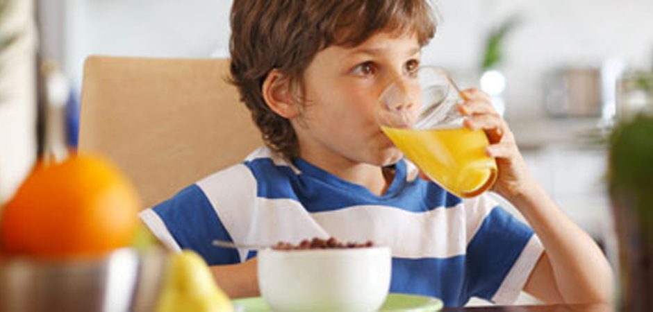 Niños: Alimentos que nunca pueden faltar en casa