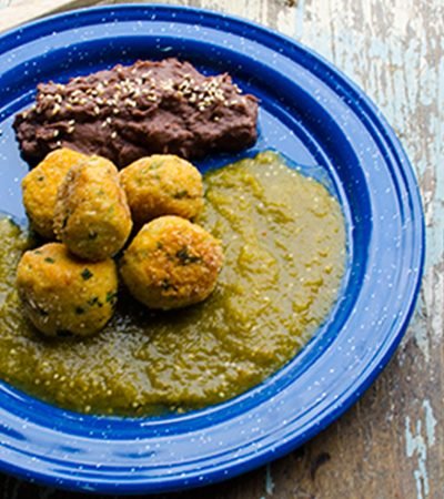 Albóndigas de pollo con salsa de tomate y morita