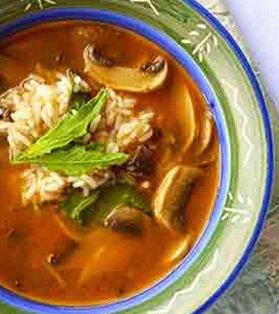 Sopa de arroz con champiñones