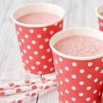Atole de fresa, guayaba y rompope