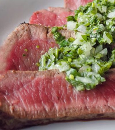 Bife argentino con chimichurri al tequila