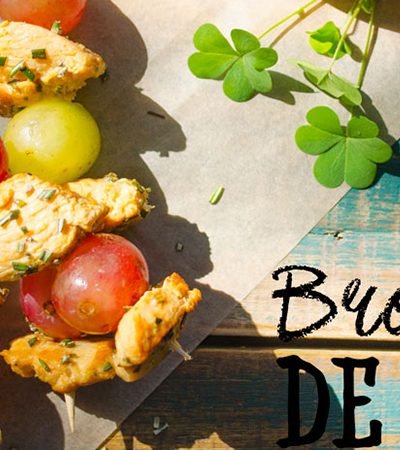 Brochetas de pollo con uvas y romero