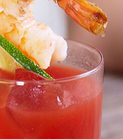 Caldo de Camarón con jugo de tomate y almeja