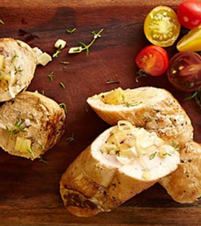 Enrollado de pechuga de pavo con relleno de manzana y poro