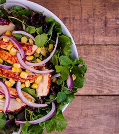 Ensalada de berros con pollo adobado