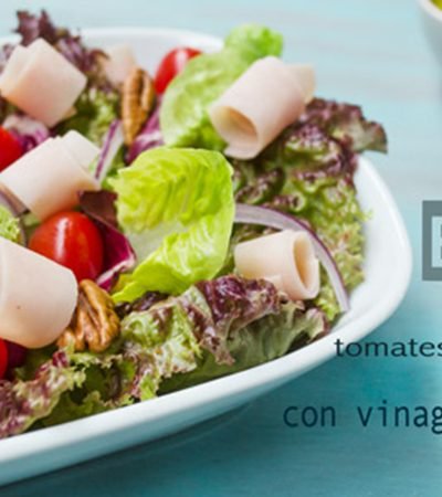 Ensalada de tomates y pechuga con vinagreta de cilantro