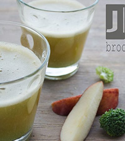 Jugo de brócoli, manzana y limón