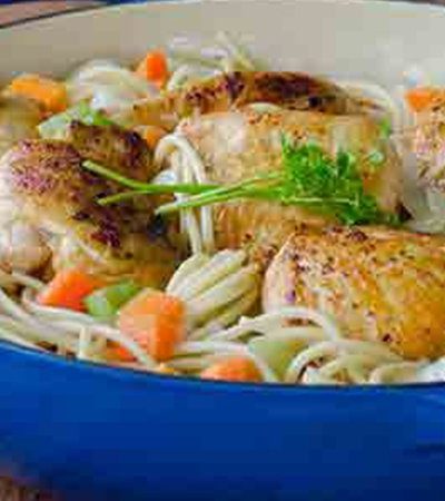 Pollo con spaghetti a la cacerola