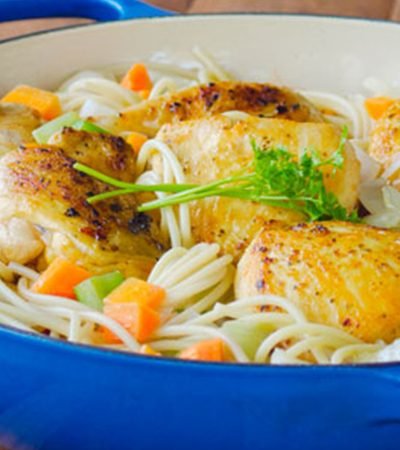 Pollo con tallarines a la cacerola