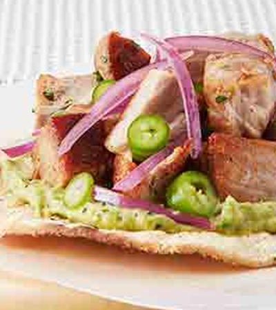 Tostadas de carnitas de atún