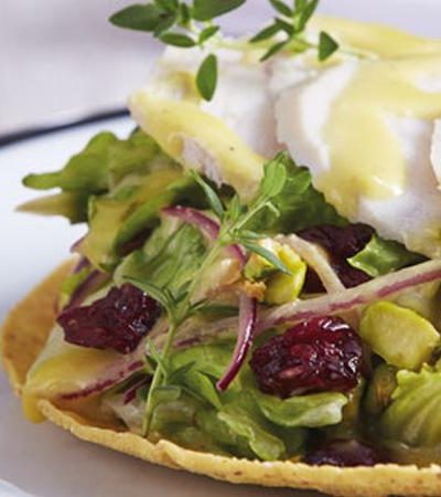 Tostadas de ensalada de pavo con arándanos