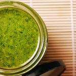 Salsa de albahaca y manzana