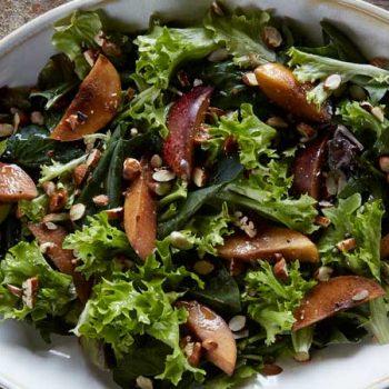 Ensalada de espinacas con nectarina
